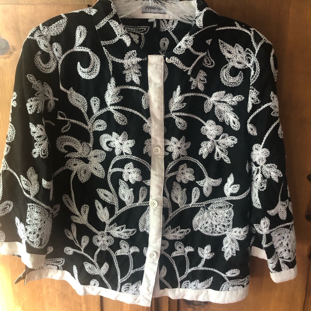 Elegant Black and White Floral Blazer
